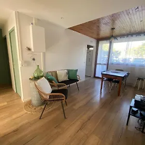 Appartement Grand 7 Couchages, 1 Place De Parking., Saint-Priest (Rhone)